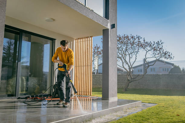 Professional Pressure Washing Services in Bakersfield Country Clu, CA